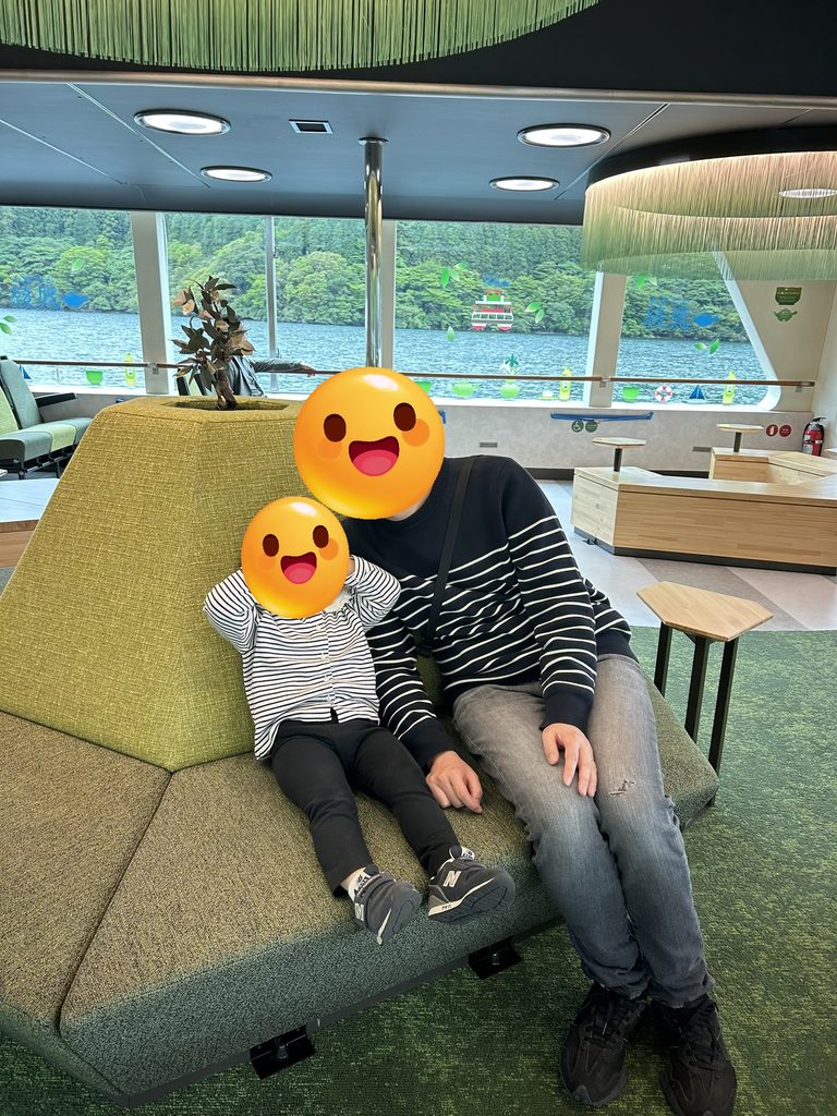 大茶会のきれいな船内